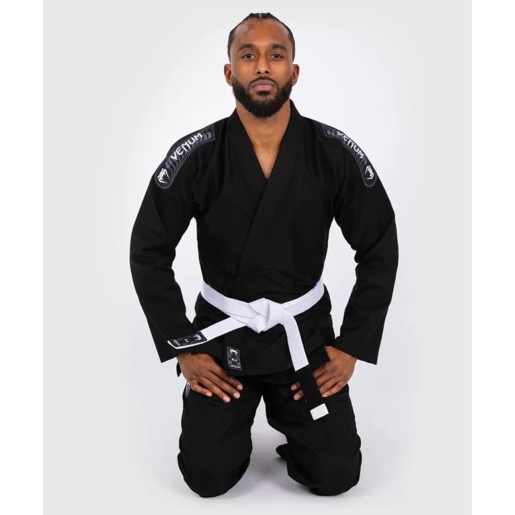 BJJ Venum Gi First Kimono - Zwart + witte riem inbegrepen